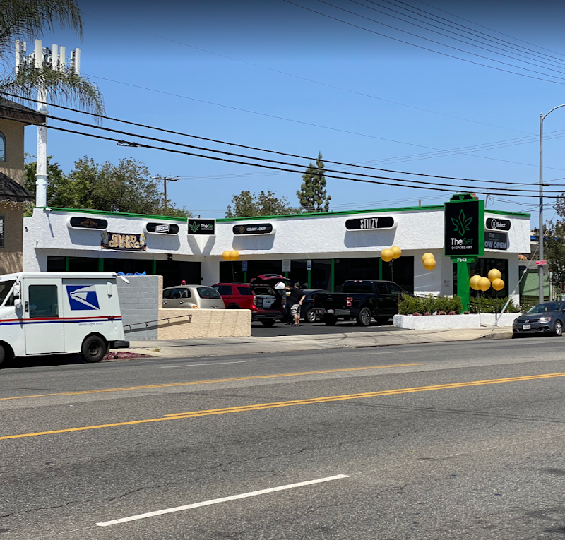 Video tour of Off The Charts - Dispensary in Reseda retail environment