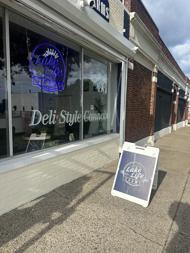Video tour of Lake Life Farms Provisioning Center Lansing retail environment