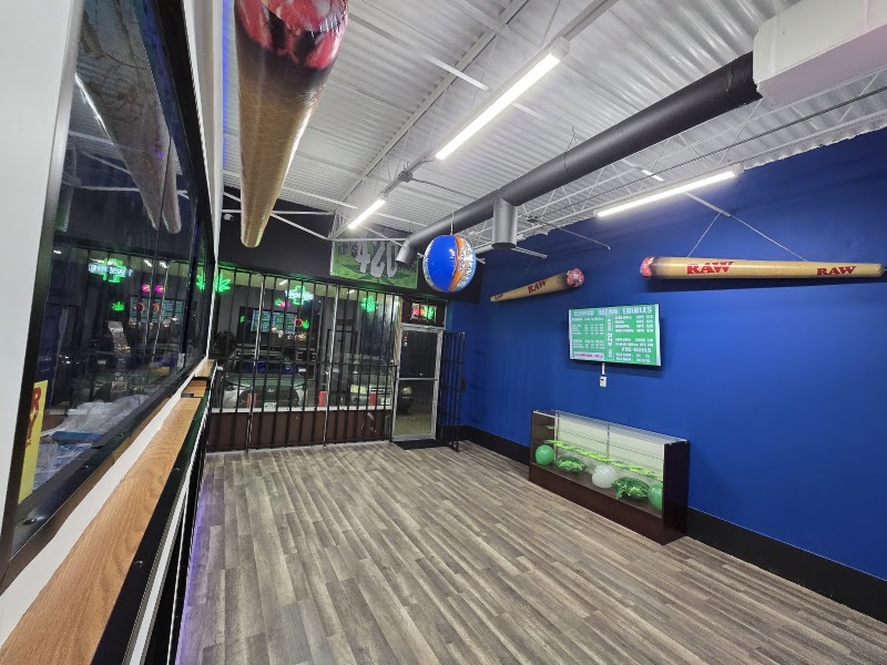 Video tour of The 420 Club---Dispensary & Smoke shop retail environment